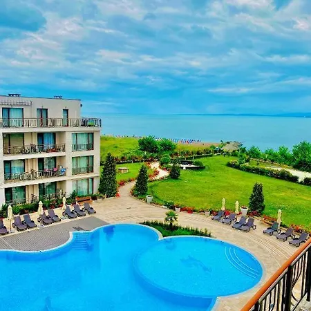 Daire Beachfront One Bedroom Diamond Sarafovo студио в Diamond сарафово *