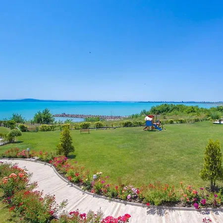 Daire Beachfront One Bedroom Diamond Sarafovo студио в Diamond сарафово *
